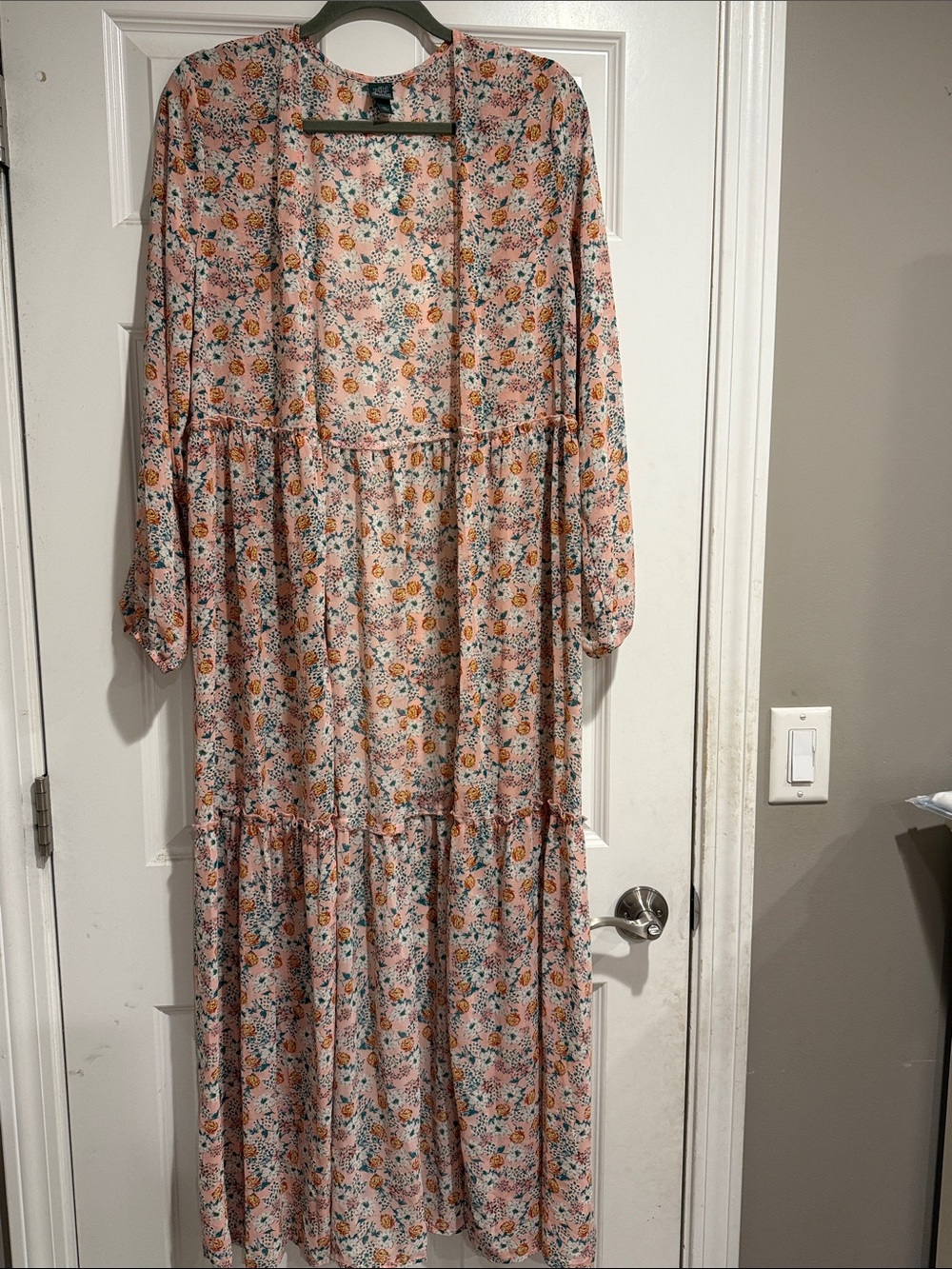 Wild fable Floral Pink Tiered kimono- Lightweight Long Sleeve NWOT